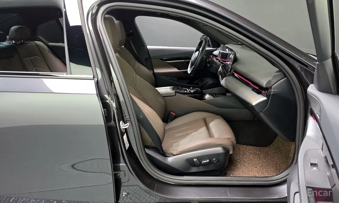 Фото 10 - BMW 5 Series