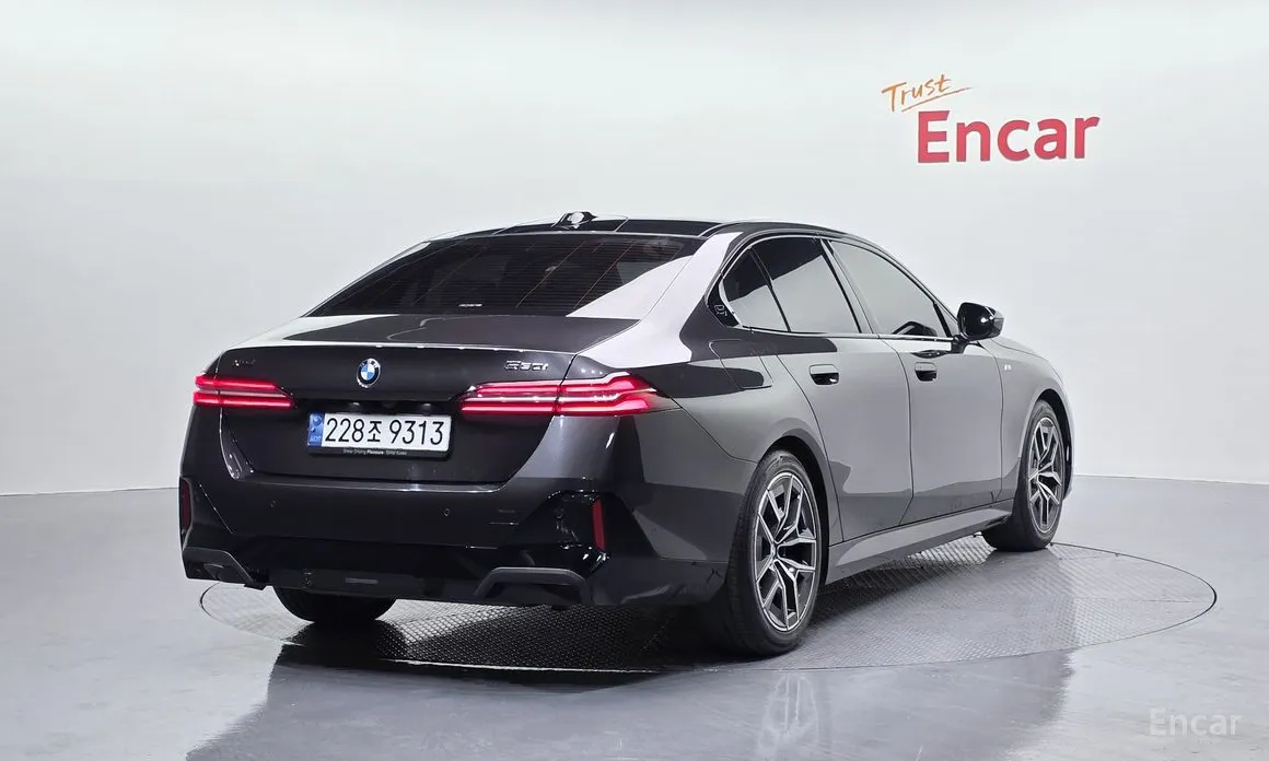 Фото 2 - BMW 5 Series