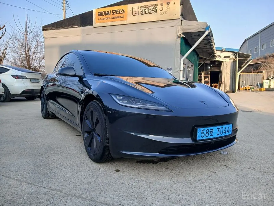 Фото 2 - Tesla Model 3