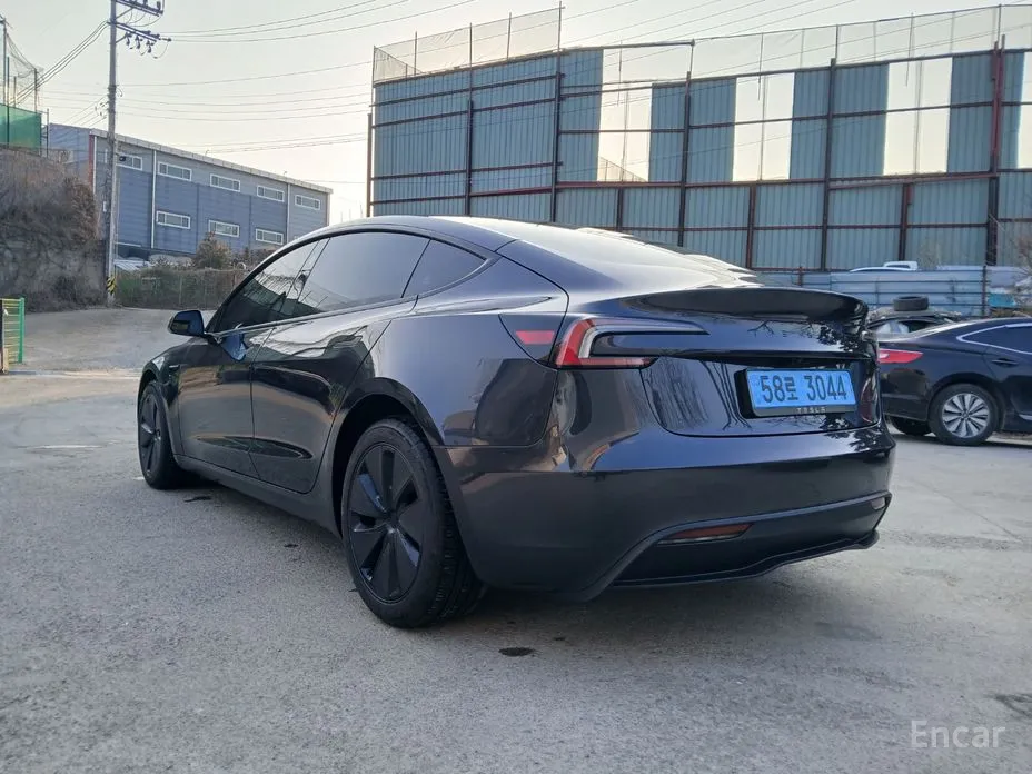 Фото 3 - Tesla Model 3