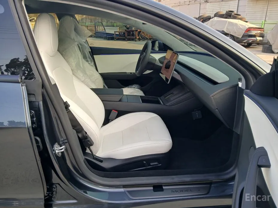 Фото 8 - Tesla Model 3