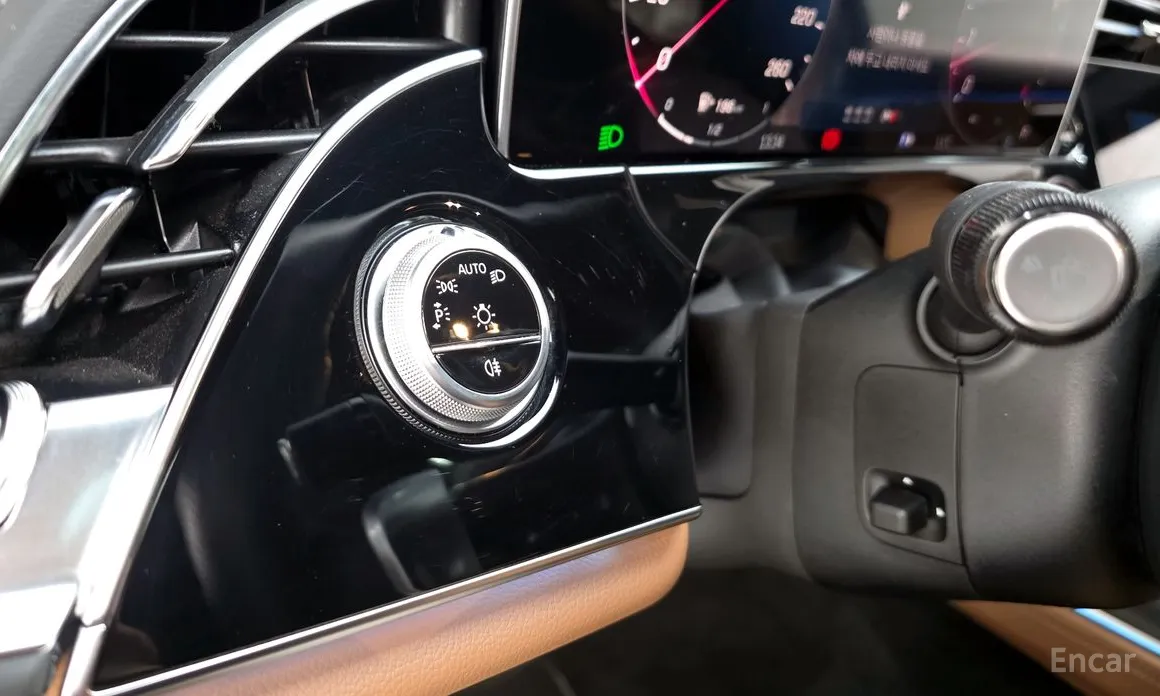 Фото 18 - Mercedes-Benz E-Class