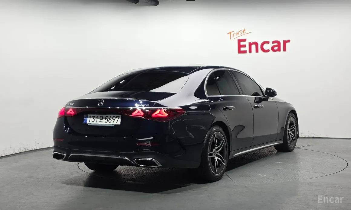 Фото 2 - Mercedes-Benz E-Class