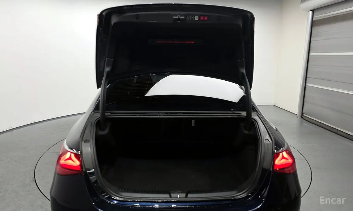 Фото 20 - Mercedes-Benz E-Class