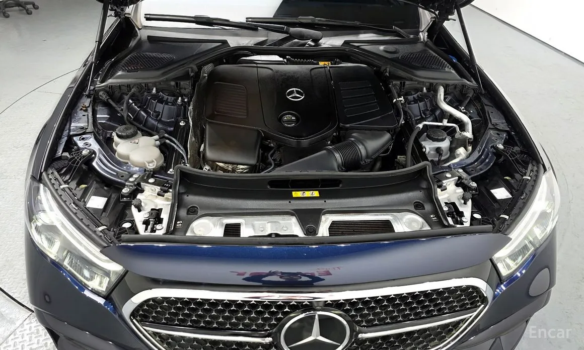 Фото 6 - Mercedes-Benz E-Class