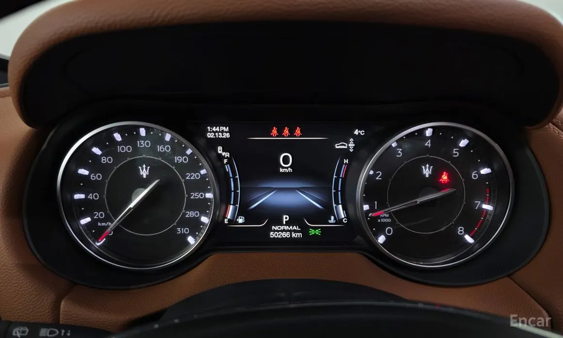 Фото 8 - Maserati Levante