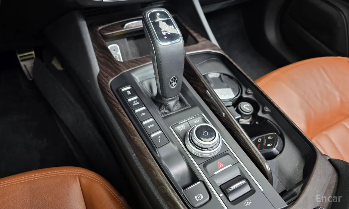 Фото 9 - Maserati Levante