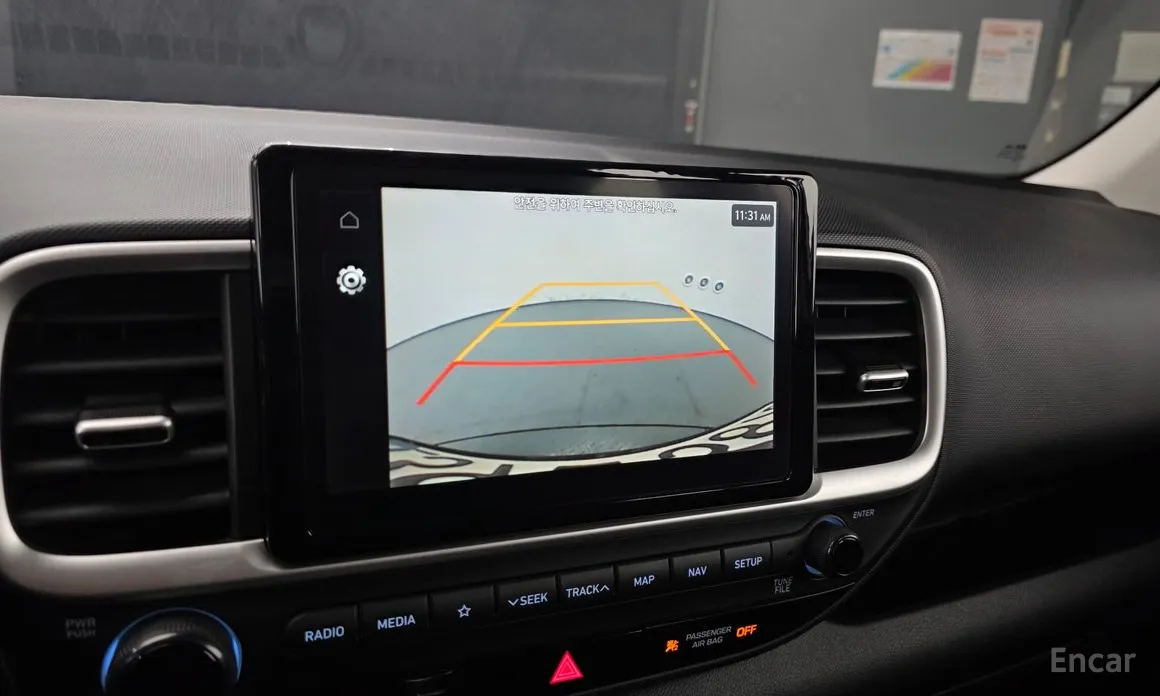 Photo 17 - Hyundai Venue