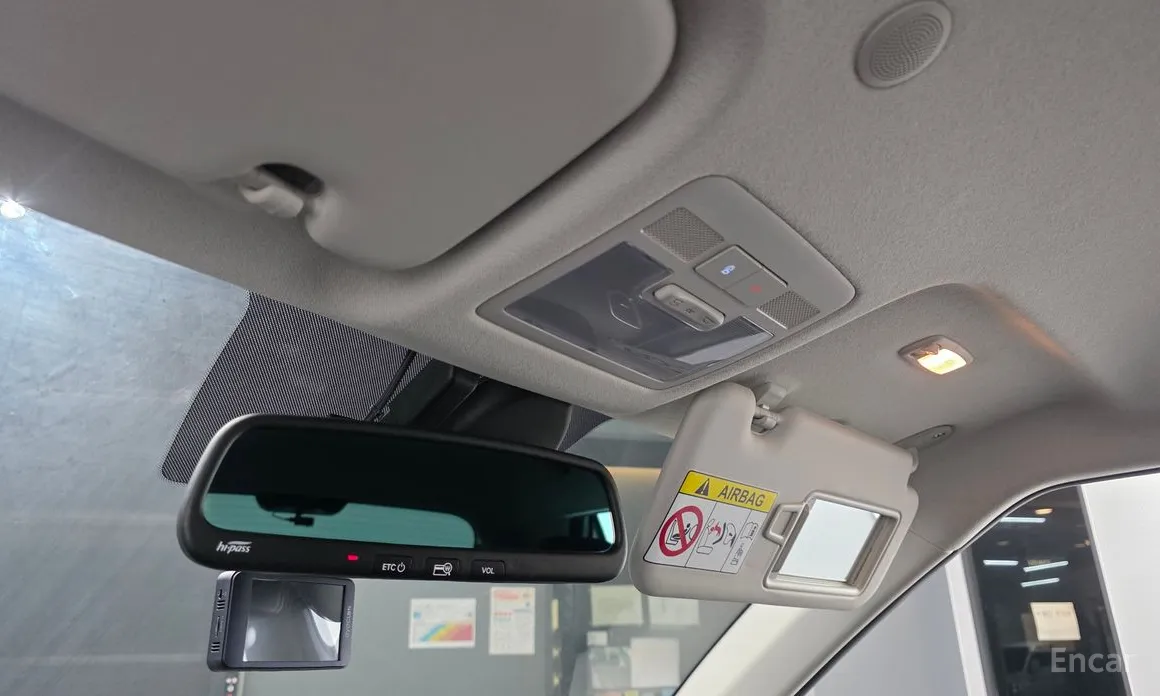 Photo 20 - Hyundai Venue