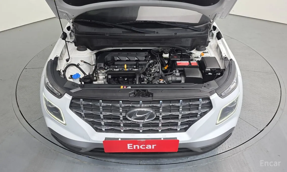 Photo 6 - Hyundai Venue