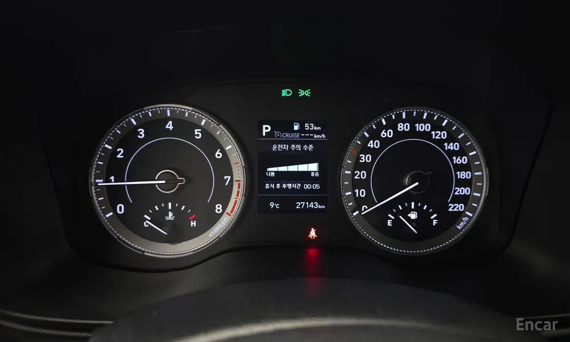 Photo 8 - Hyundai Venue