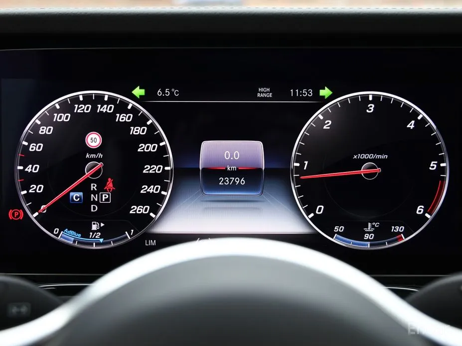 Фото 13 - Mercedes-Benz G-Class