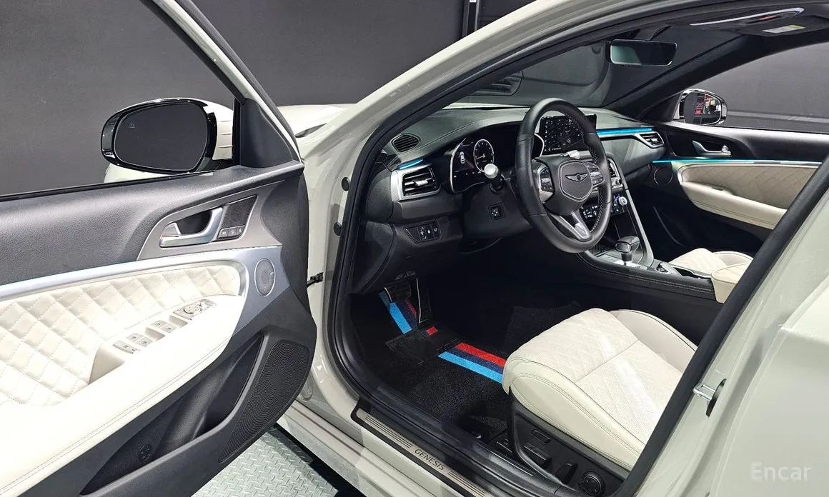 Фото 12 - Genesis G70