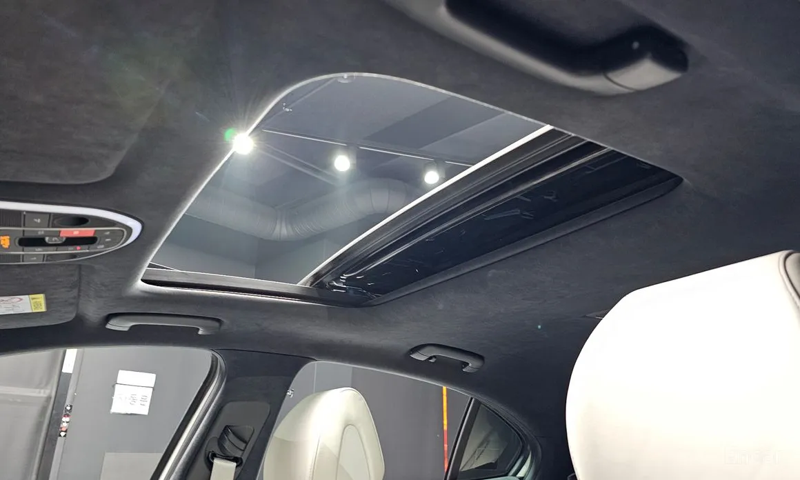 Фото 16 - Genesis G70