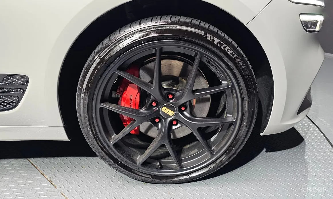 Фото 5 - Genesis G70