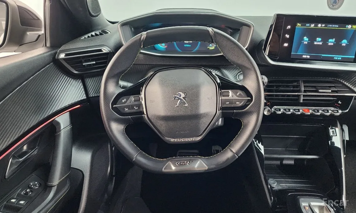 Фото 13 - Peugeot 2008