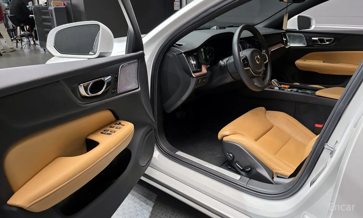 Photo 11 - Volvo S60