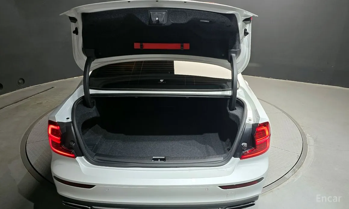 Photo 20 - Volvo S60