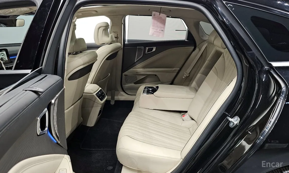 Фото 12 - Kia K8