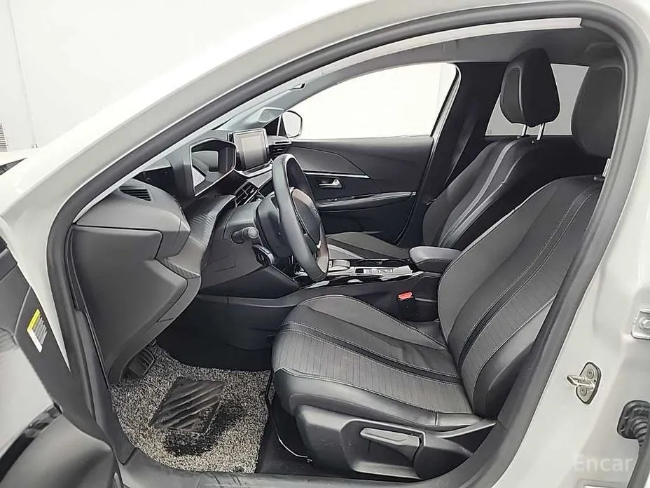 Фото 11 - Peugeot 208