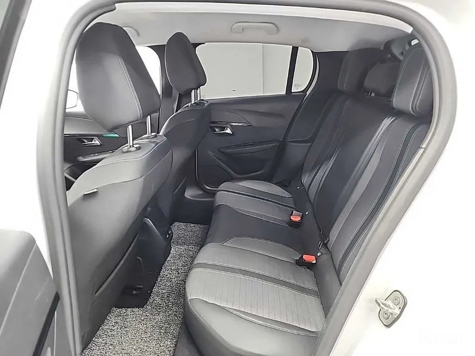 Фото 12 - Peugeot 208