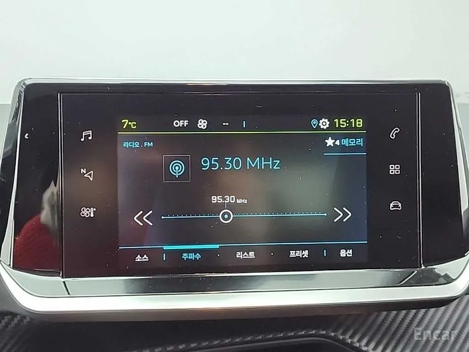 Фото 13 - Peugeot 208