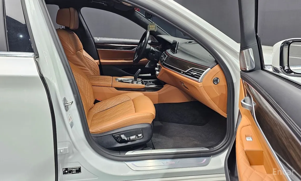Фото 11 - BMW 7 Series