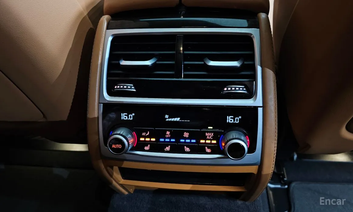 Фото 18 - BMW 7 Series