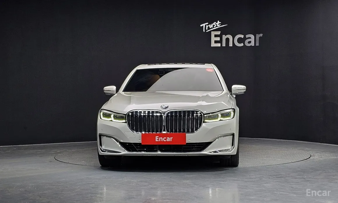 Фото 3 - BMW 7 Series