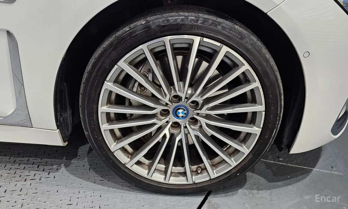 Фото 5 - BMW 7 Series