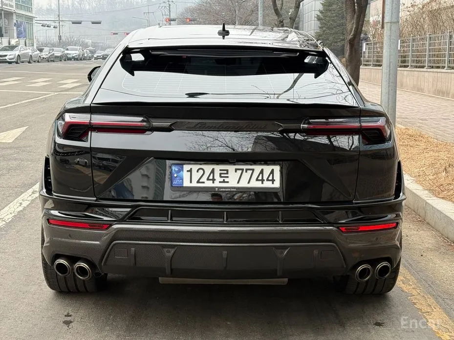 Фото 4 - Lamborghini Urus