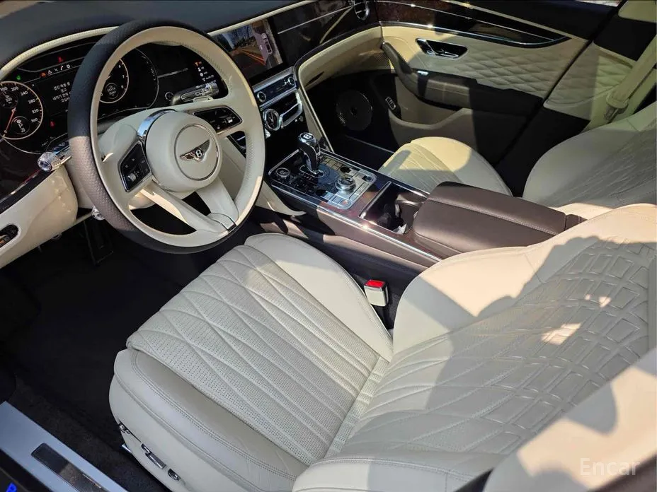 Фото 13 - Bentley Flying Spur