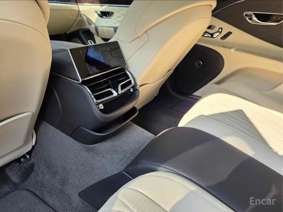 Фото 14 - Bentley Flying Spur