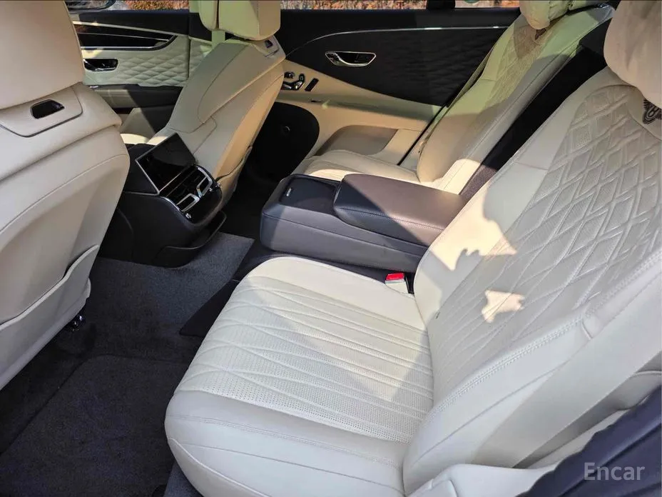 Фото 15 - Bentley Flying Spur