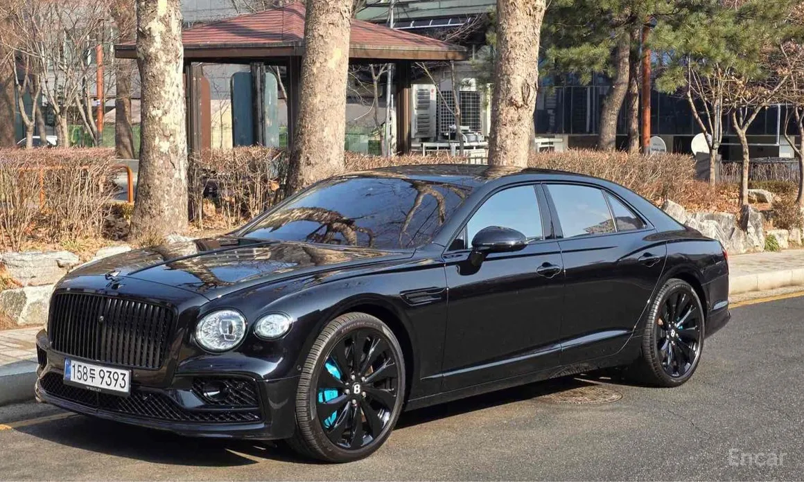 Фото 3 - Bentley Flying Spur