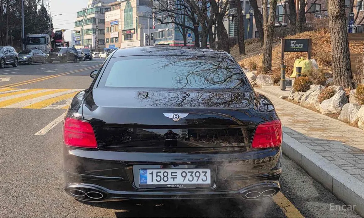 Фото 6 - Bentley Flying Spur