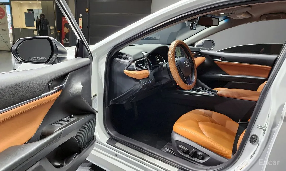 Фото 11 - Toyota Camry