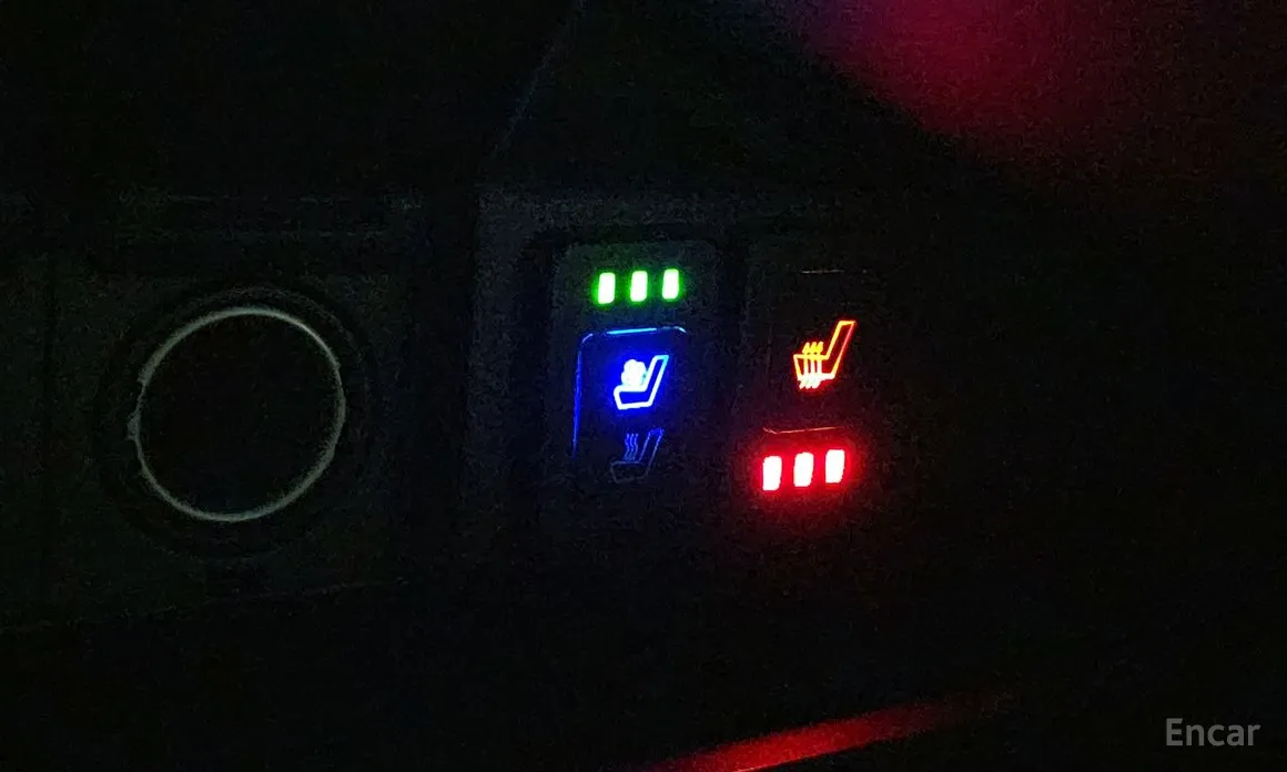 Фото 13 - Toyota Camry