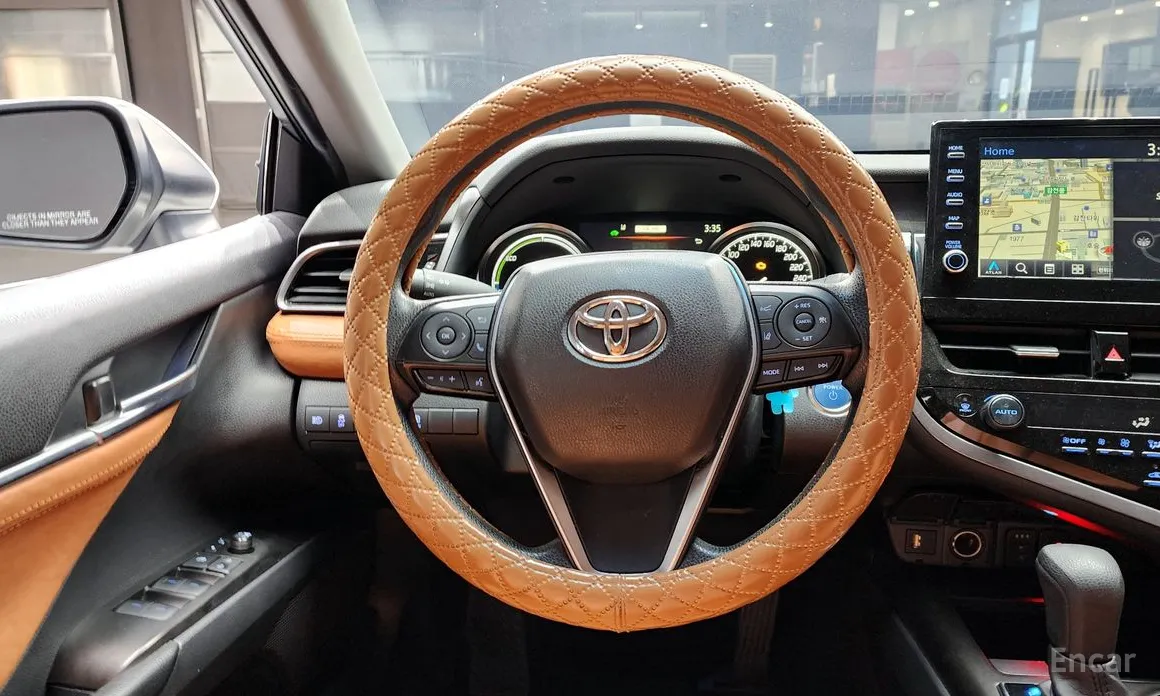 Фото 14 - Toyota Camry