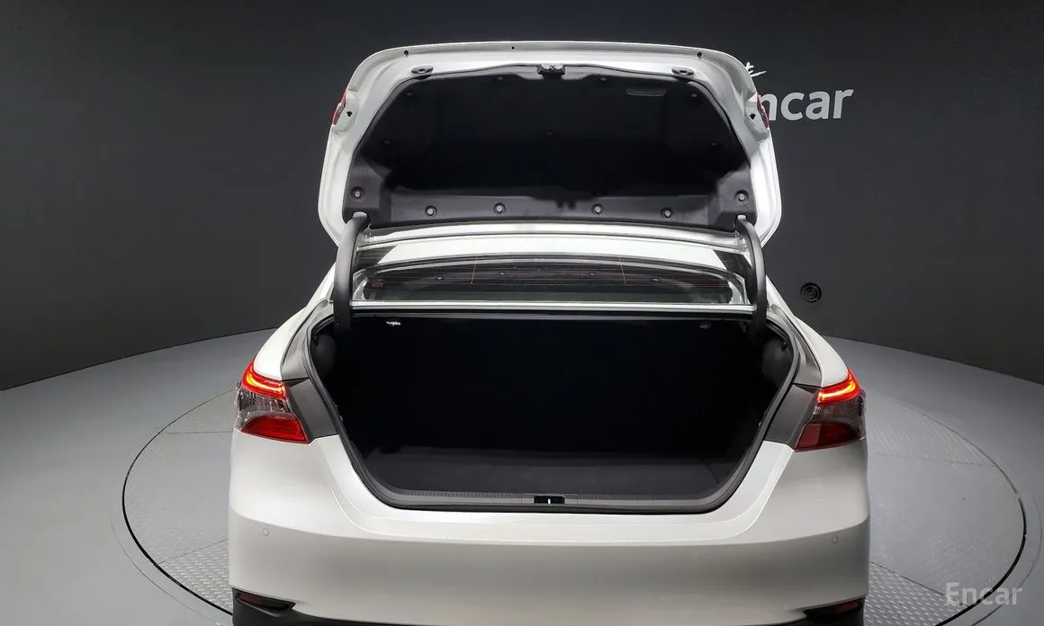 Фото 20 - Toyota Camry