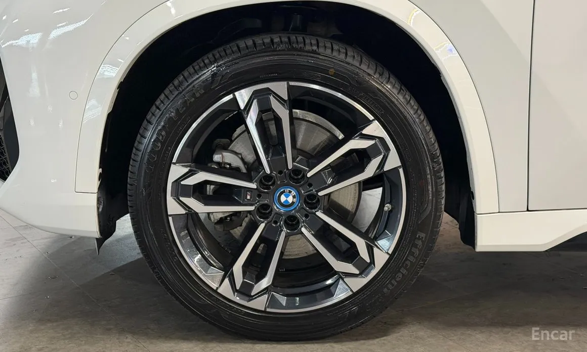 Фото 6 - BMW iX1