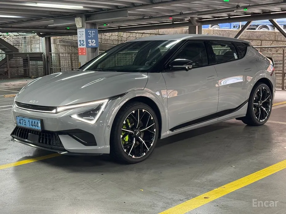 Фото 2 - Kia EV6