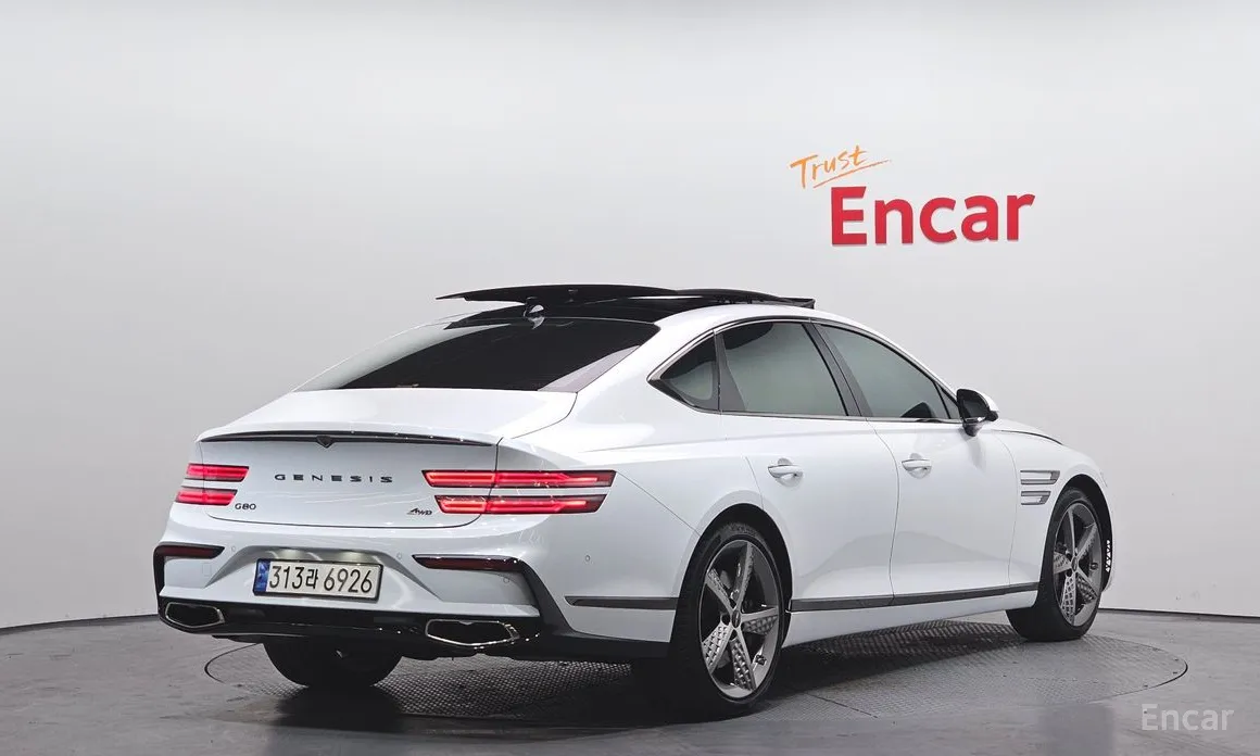 Фото 2 - Genesis G80