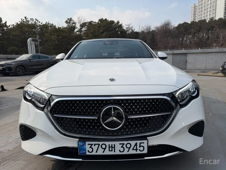 Фото 1 - Mercedes-Benz E-Class