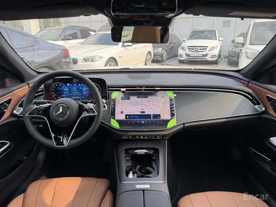 Фото 10 - Mercedes-Benz E-Class