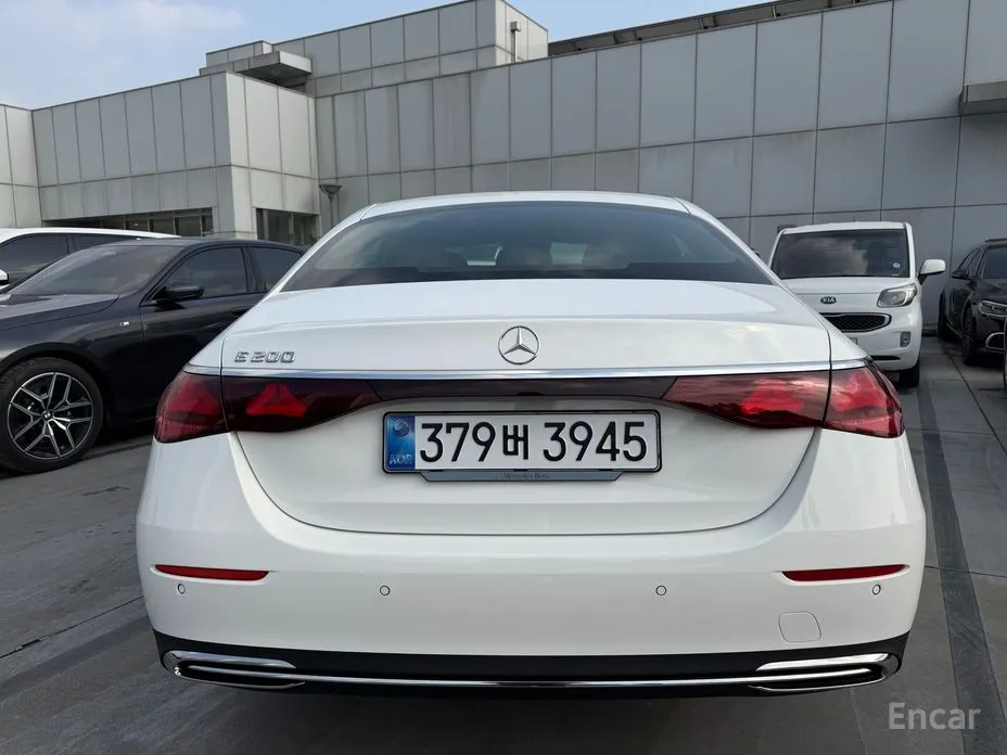 Фото 6 - Mercedes-Benz E-Class