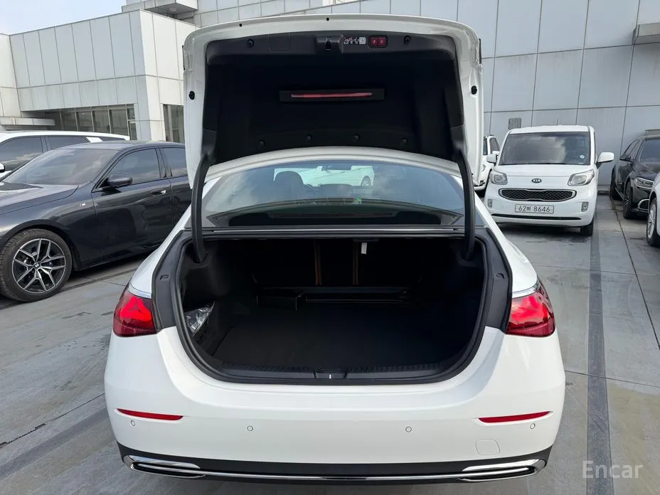 Фото 7 - Mercedes-Benz E-Class