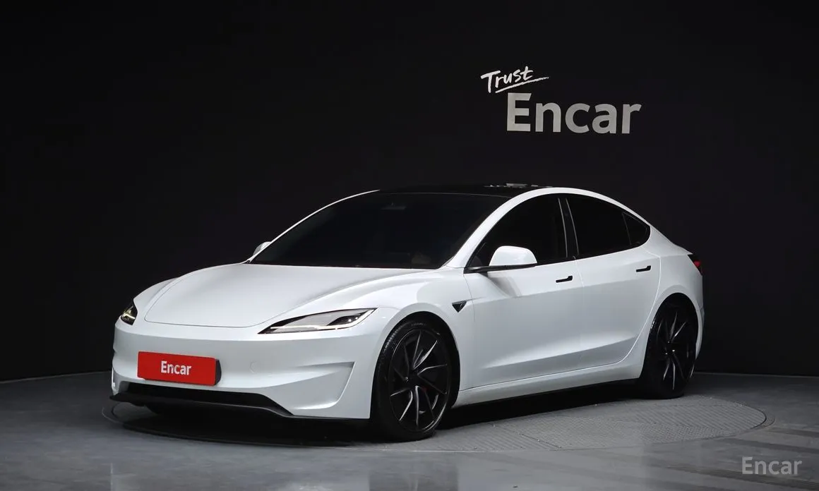 Фото 1 - Tesla Model 3