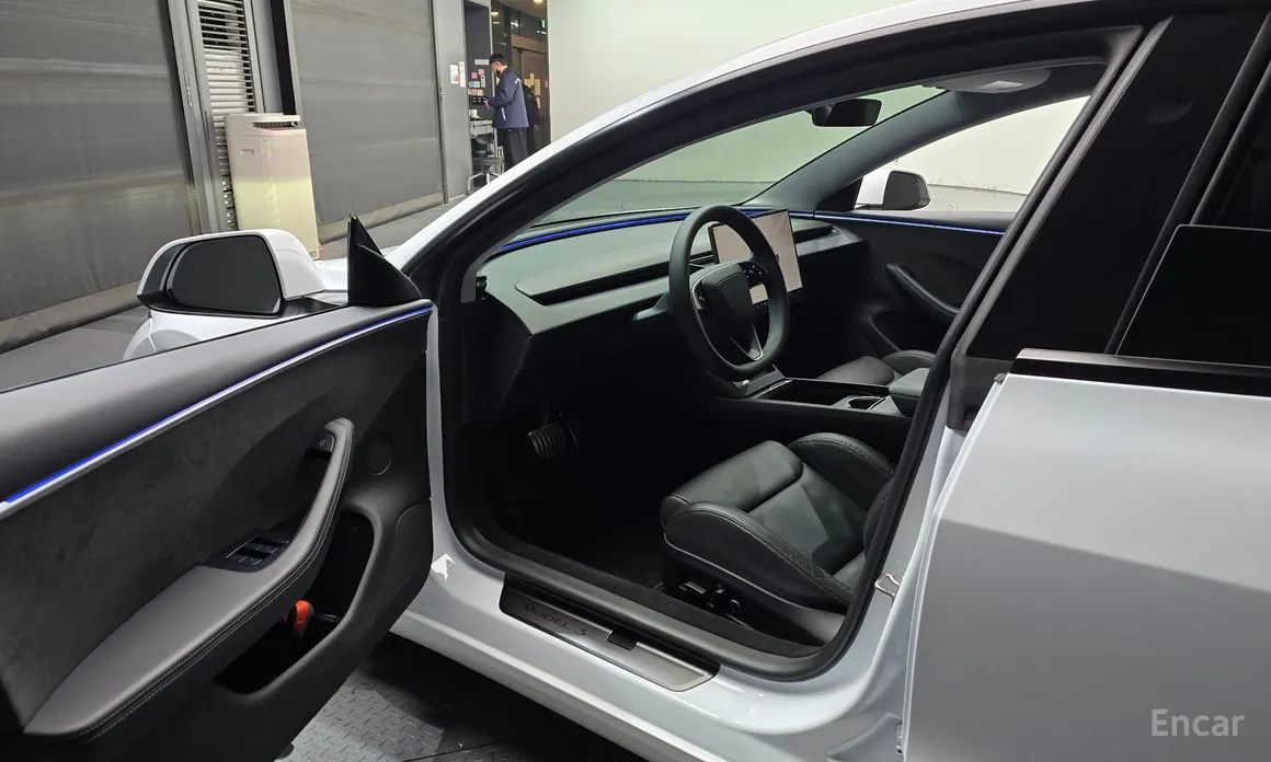 Фото 10 - Tesla Model 3