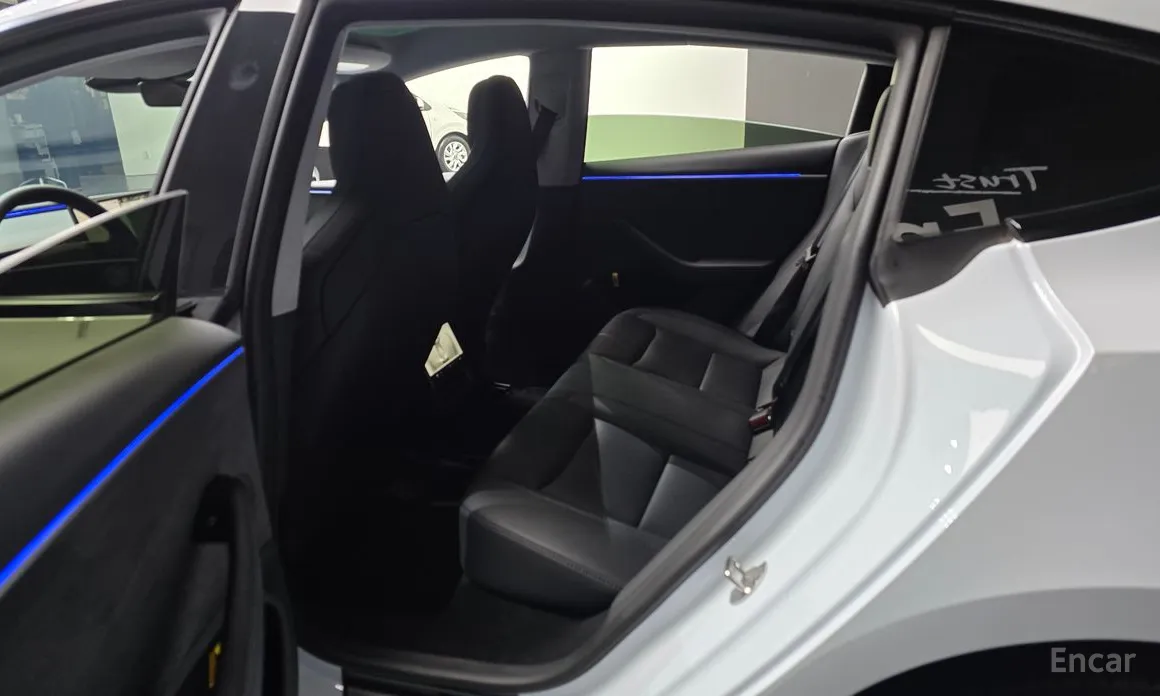 Фото 11 - Tesla Model 3